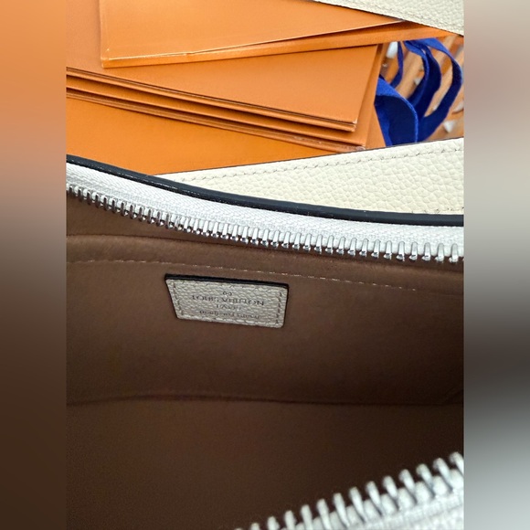 Shoulder Bag - Picture 5 of 6